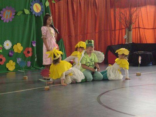 Grafika #16: Spotkanie z Calineczką