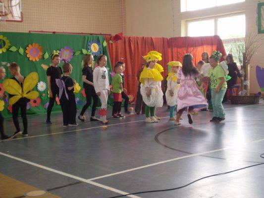 Grafika #18: Spotkanie z Calineczką