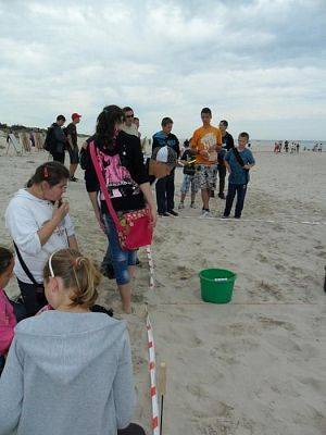 Grafika #7: Czołpino BEZPIECZNE FALE PRZYGODY