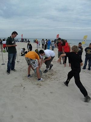 Grafika #10: Czołpino BEZPIECZNE FALE PRZYGODY