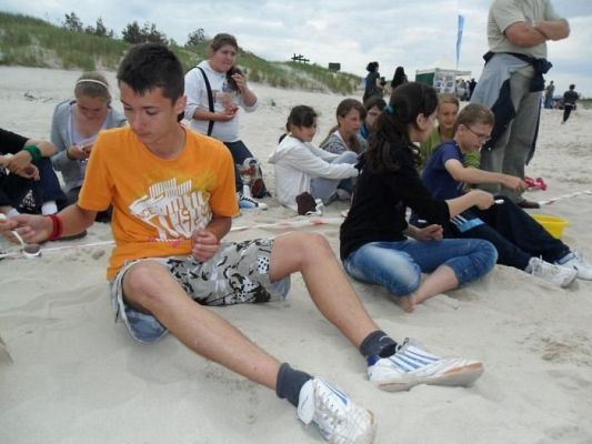 Grafika #13: Czołpino BEZPIECZNE FALE PRZYGODY