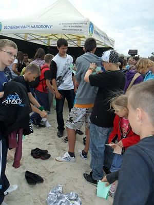 Grafika #26: Czołpino BEZPIECZNE FALE PRZYGODY