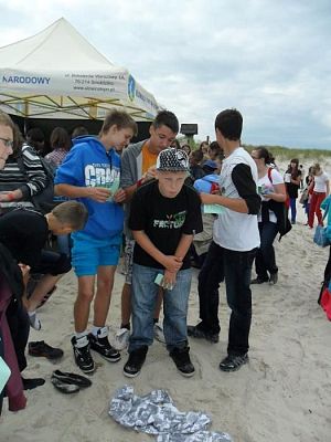 Grafika #27: Czołpino BEZPIECZNE FALE PRZYGODY