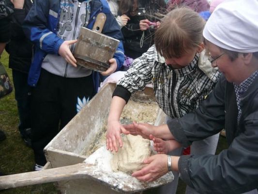 Grafika #17: WYCIECZKA DO MUZEUM WSI SŁOWIŃSKIEJ W KLUKACH