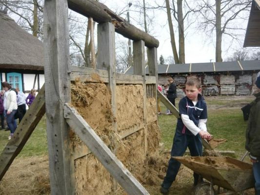 Grafika #22: WYCIECZKA DO MUZEUM WSI SŁOWIŃSKIEJ W KLUKACH