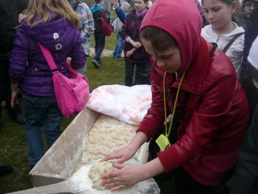 Grafika #25: WYCIECZKA DO MUZEUM WSI SŁOWIŃSKIEJ W KLUKACH