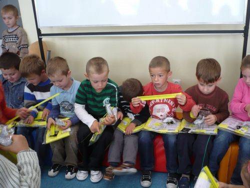 Grafika #1: Bezpieczna droga z radami SpongeBoba