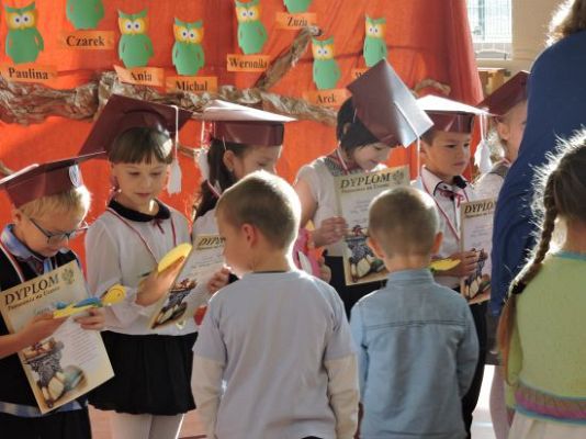 Grafika #3: Ślubowanie klasy pierwszej