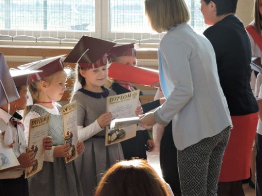 Grafika #2: Ślubowanie klasy pierwszej