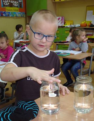 Grafika #10: Co może nas uchronić przed jesiennym przeziębieniem? Listopadowa pogoda.- zajęcia edukacji wczesnoszkolnej- klasa 1