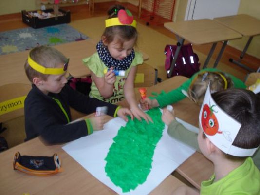 Grafika #11: Dzień warzywno- owocowy w ramach konkursu "Pora na pomidora"- klasa 1