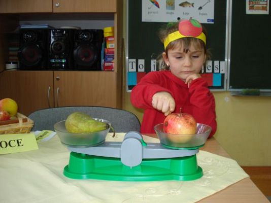 Grafika #10: Dzień warzywno- owocowy w ramach konkursu "Pora na pomidora"- klasa 1