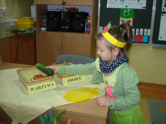 Grafika #4: Dzień warzywno- owocowy w ramach konkursu "Pora na pomidora"- klasa 1