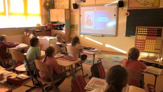 Grafika #0: Prąd dawniej i dziś- Klasa 2