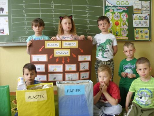 Grafika #0: Zielony Dzień w klasie pierwszej