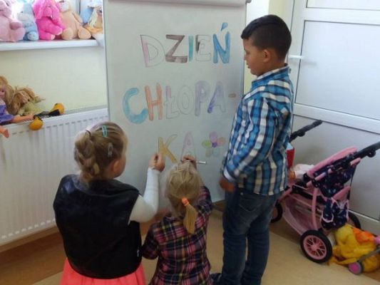 Grafika #1: Dzień Chłopaka u najmłodszych