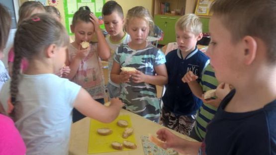 Grafika #3: Szkolne zajęcia w klasie trzeciej