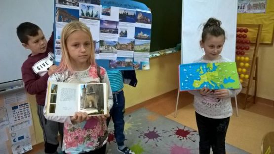 Grafika #4: Szkolne zajęcia w klasie trzeciej