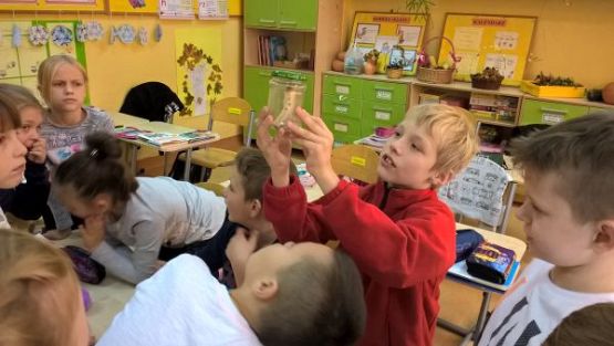 Grafika #2: Szkolne zajęcia w klasie trzeciej