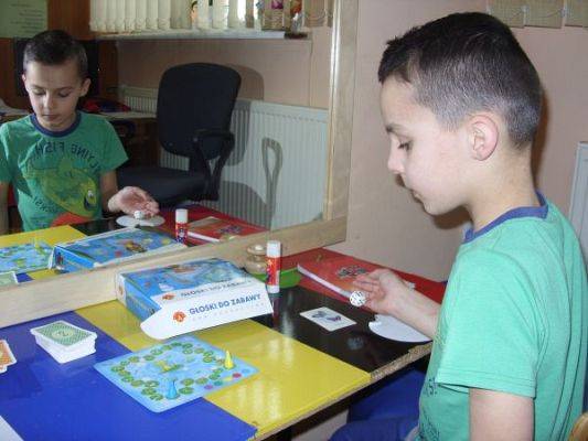 Grafika #5: Zajęcia logopedyczne