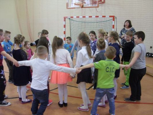 Grafika #4: ŚWIĘTO DZIEWCZYNEK