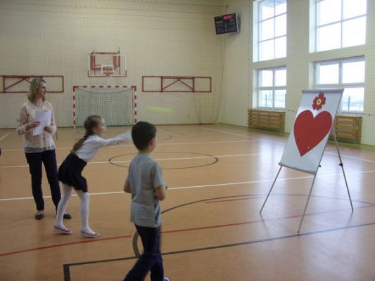 Grafika #2: ŚWIĘTO DZIEWCZYNEK