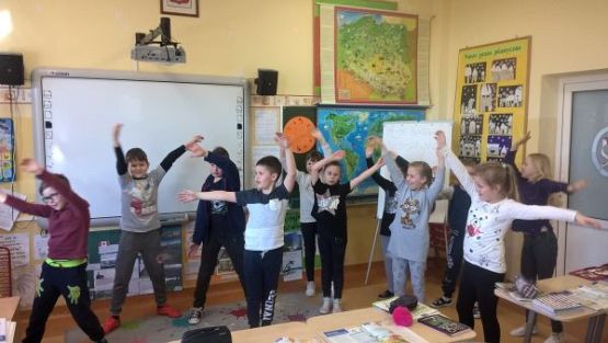 Grafika #4: Rodzinnych Świąt Wielkanocnych!- Klasa 3