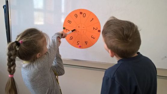 Grafika #2: Rodzinnych Świąt Wielkanocnych!- Klasa 3