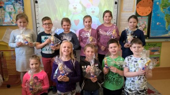 Grafika #12: Rodzinnych Świąt Wielkanocnych!- Klasa 3