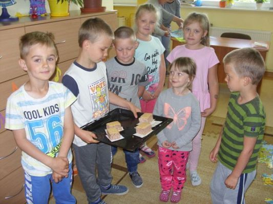 Grafika #2: Dzień Dobrych Uczynków