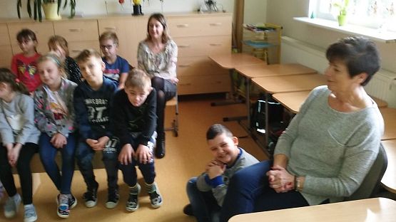 Grafika #7: ZABAWA W TEATR