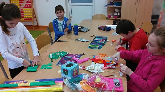 Grafika #3: ZABAWA W TEATR