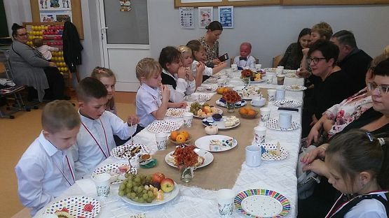 Grafika #4: Ślubowanie uczniów klasy I