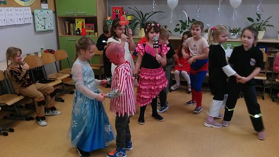 Grafika #3: BAL KARNAWAŁOWY