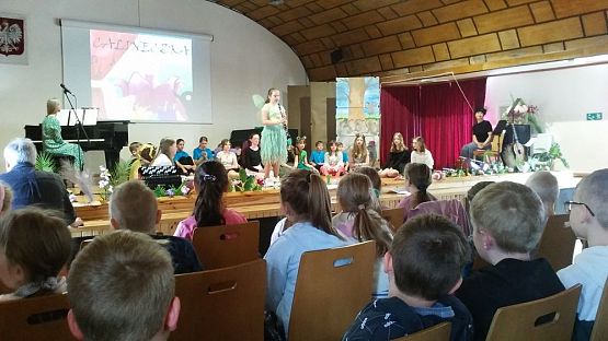 Grafika #1: "Calineczka"