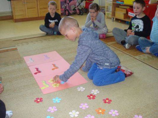 Grafika #27: Wiosna na łące