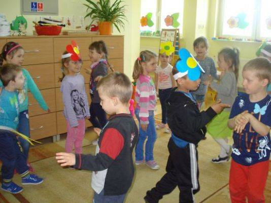 Grafika #47: Wiosna na łące