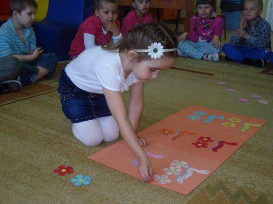 Grafika #29: Wiosna na łące