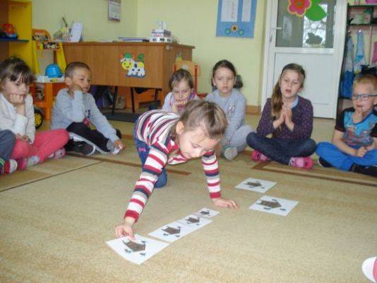 Grafika #11: Wiosna na łące