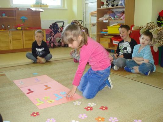 Grafika #28: Wiosna na łące