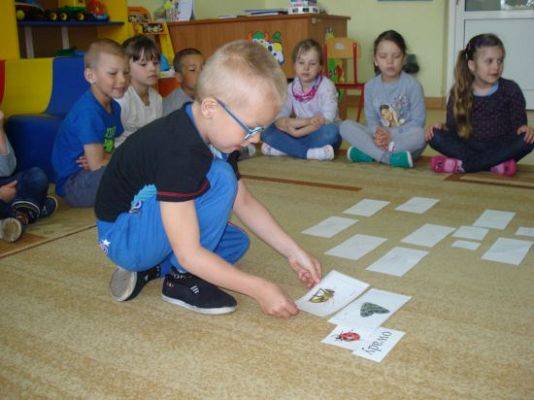 Grafika #7: Wiosna na łące