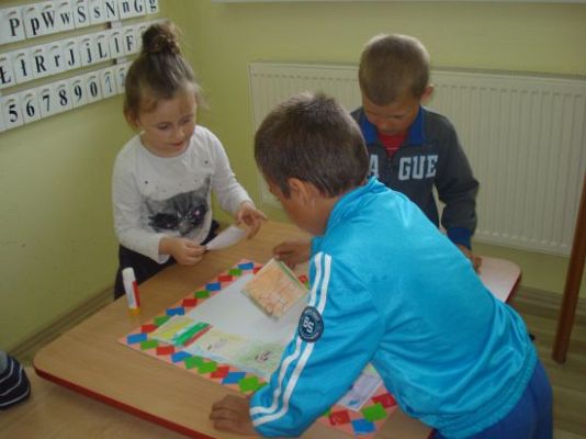 Grafika #23: Dzieci z całego świata