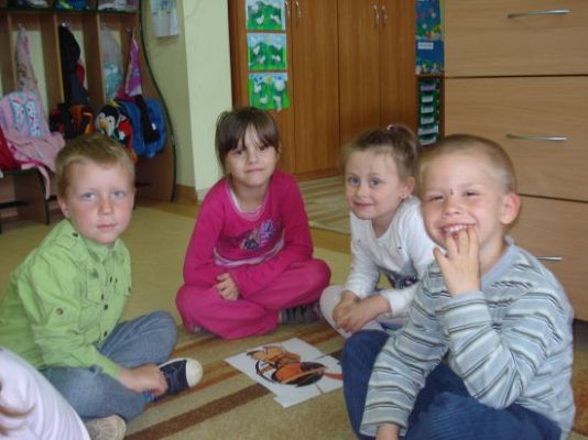 Grafika #7: Dzieci z całego świata