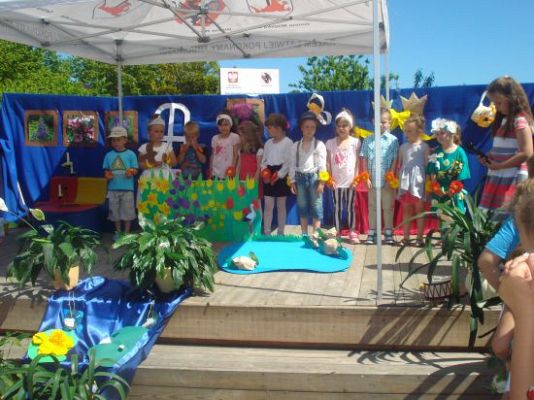 Grafika #42: Moje podwórko