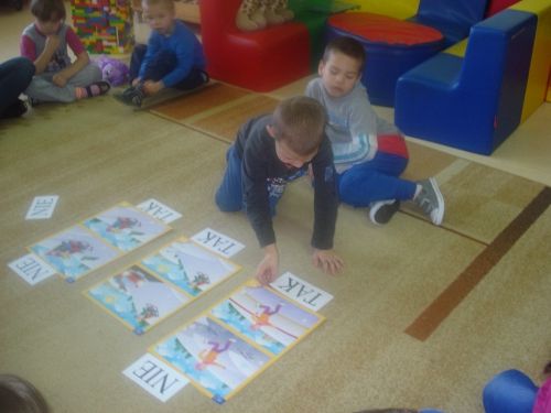 Grafika #47: Zabawy na śniegu