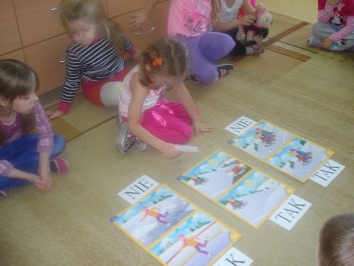 Grafika #48: Zabawy na śniegu