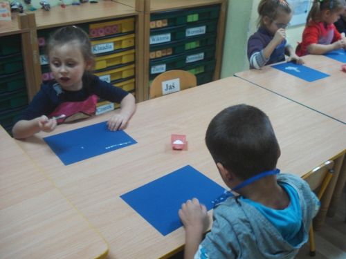 Grafika #1: Zabawy na śniegu