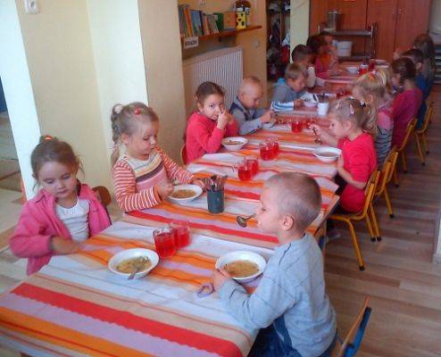 Grafika #11: Co robią zwierzęta jesienią?