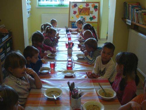 Grafika #13: Co robią zwierzęta jesienią?