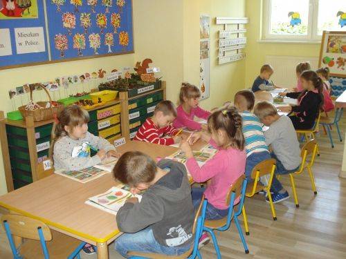 Grafika #9: Co robią zwierzęta jesienią?